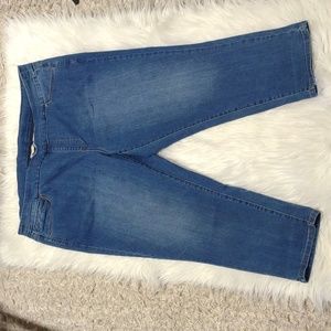 Westbound Mid-Rise Pull-On Cropped Pants
